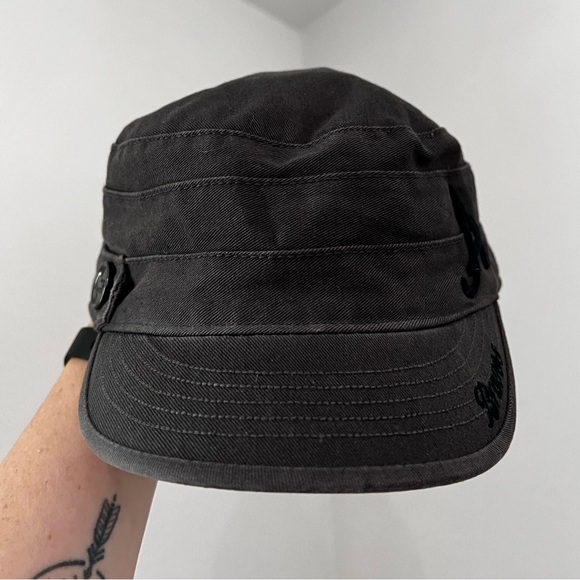 Women’s Atlanta Braves Hat - Picture 5 of 5